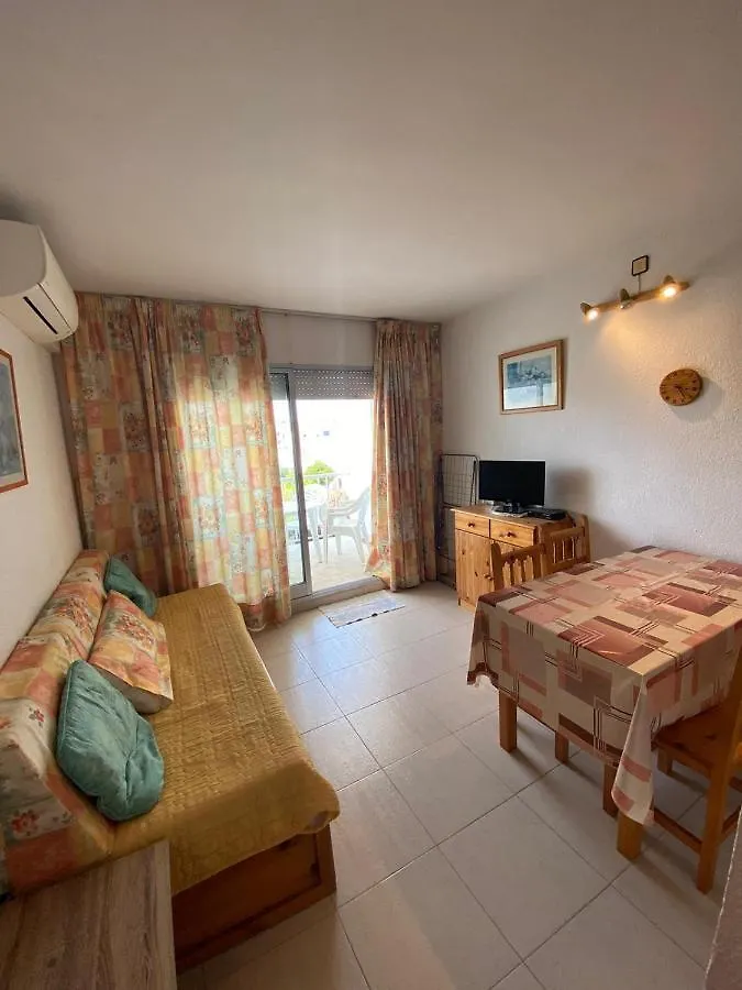 Gloria Crespo Pattaya 33 Apartment Empuriabrava